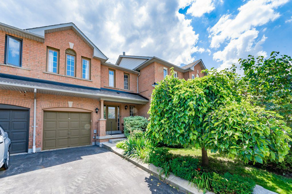 5128 Falconcrest Drive | Burlington | Exterior